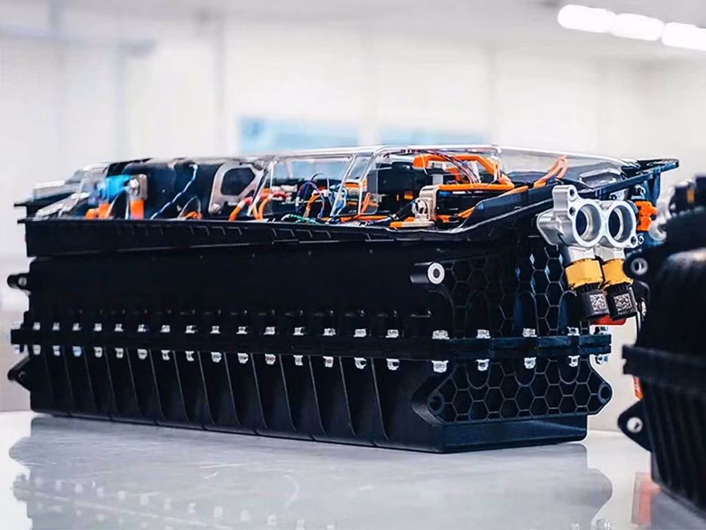 Theo ông Mallock, công ty đang phát triển một bộ dụng cụ để chuyển đổi bộ pin trong những chiếc siêu xe cũ như LaFerrari hay McLaren P1 thành phiên bản cập nhật.