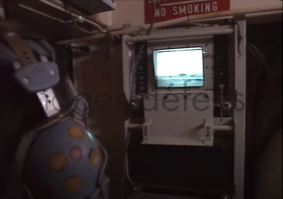 Trung tâm điều khiển của Crotale có khả năng phối hợp nhiều đơn vị phóng, thường bao gồm một đơn vị thu thập mục tiêu và hai hoặc ba đơn vị phóng. Hệ thống điều khiển hỏa lực được tự động hóa cao, cho phép xử lý nhiều mục tiêu đồng thời.