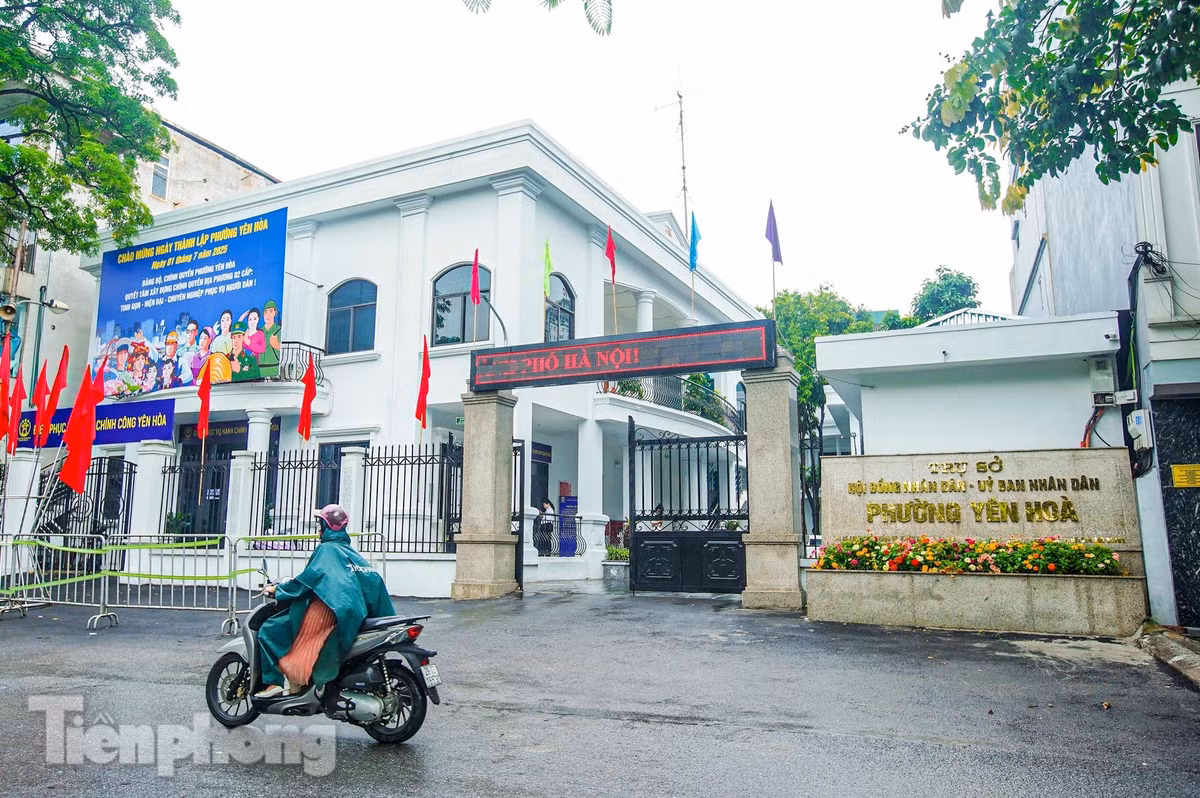 Trụ sở UBND phường Yên Hòa được đặt tại số 231 Nguyễn Ngọc Vũ. Phường Yên Hòa được thành lập trên cơ sở sáp nhập toàn bộ diện tích, dân số của các phường Yên Hòa, Trung Hòa; một phần các phường Nhân Chính (quận Thanh Xuân) và Mễ Trì (quận Nam Từ Liêm).