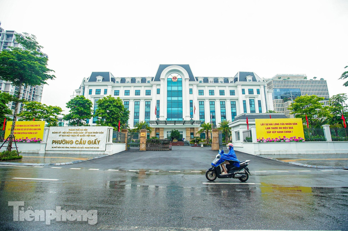 Trụ sở cũ của quận Cầu Giấy, 96 Trần Thái Tông nay trở thành trụ sở mới của Đảng ủy - UBND phường Cầu Giấy.