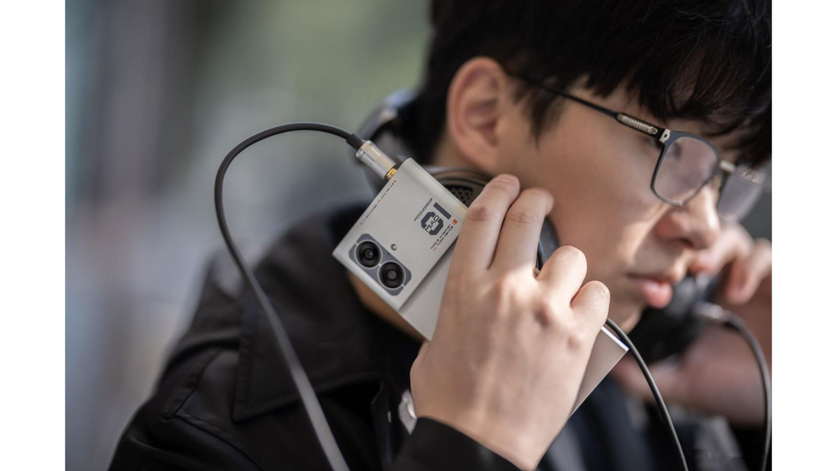 Theo nhà sản xuất, người dùng có thể điều chỉnh âm lượng với 100 mức độ khác nhau bằng phần cứng, cho trải nghiệm nghe nhạc chính xác và chi tiết hơn.