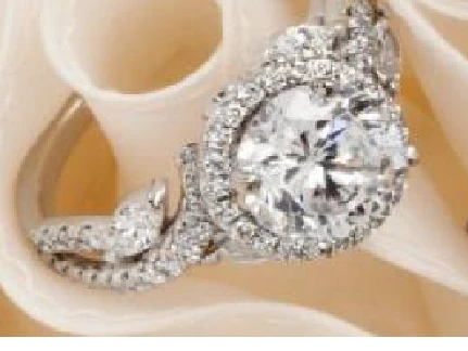 Tò mò nhẫn đính hôn “siêu khủng” đại gia tặng người đẹp