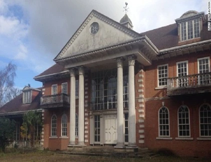 Xem khu phố đắt thứ hai nước Anh bị “ma ám“