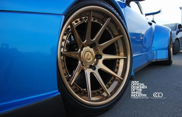 Ngất ngây siêu phẩm Porsche 993 sang chảnh với lazang mạ vàng