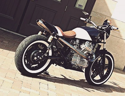 Lão tướng Honda CX500 lột xác thành "giòi nhựa"