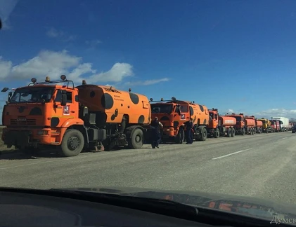 Đoàn xe vận tải Nga ồ ạt đổ vào Crimea