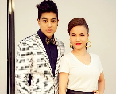 Yến Trang song ca với anh trai tài tử Mario Maurer. 