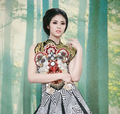 Ngọc Hân xinh đẹp lộng lẫy trên sàn diễn thời trang