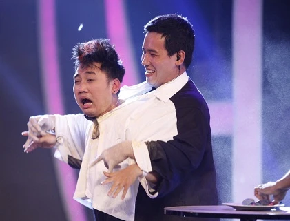 Don Nguyễn bị “bạo hành” vì ăn, Bảo Trâm hoảng sợ