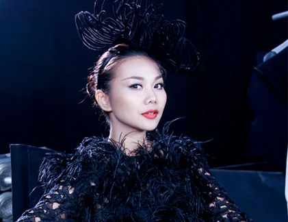 Bóc mẽ đằng sau vẻ quyền uy của Thanh Hằng