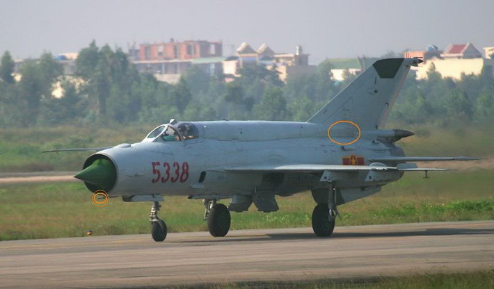 Như vậy, nếu so sánh với các bức ảnh MiG-21 của Không quân nhân dân Việt Nam, chúng ta có thể kết luận loại MiG-21 đang được sử dụng hiện tại là MiG-21 bis SAU thế hệ thứ tư (thế hệ sau cùng).