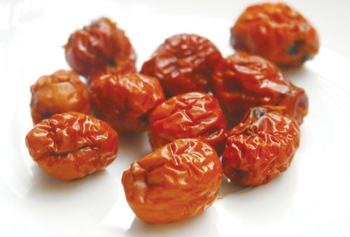 Gạo nếp 100 g, táo tầu 15 quả, nấu thành cháo để ăn, thích dụng với những người có triệu chứng dọa sẩy thai.