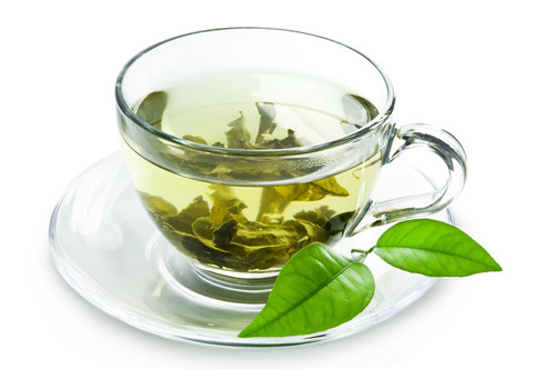 Trà xanh. Trà xanh được nhiều chuyên gia đánh giá là loại "thức ăn" cần-phải-có cho da. Hãy uống 3 cốc mỗi ngày hoặc nhiều hơn để cho kết quả tốt nhất. Bên cạnh đó, nó được nhiều nghiên cứu chứng minh rất tốt cho tim.