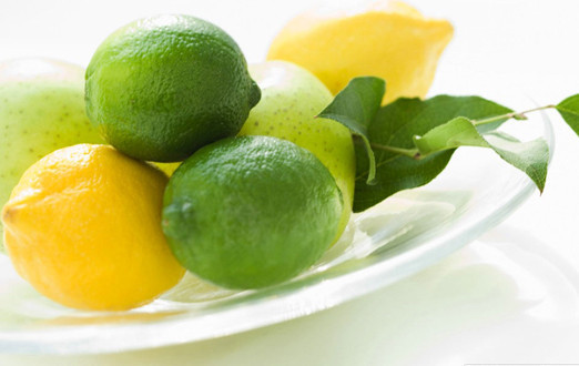 Vitamin C. Khi cơ thể “hoạt động” tốt, nó giúp quá trình đốt cháy chất béo nhanh hơn và vitamin C có vai trò quan trọng trong quá trình này. Vitamin C được biết đến với nhiều đặc tính y tế bao gồm tăng cường hệ miễn dịch, ngăn chặn bệnh nhiễm trùng và đóng một vai trò quan trọng trong việc giảm cân.