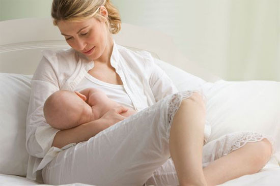 Mẹ có tiều sử ít sữa trong lần nuôi con trước.