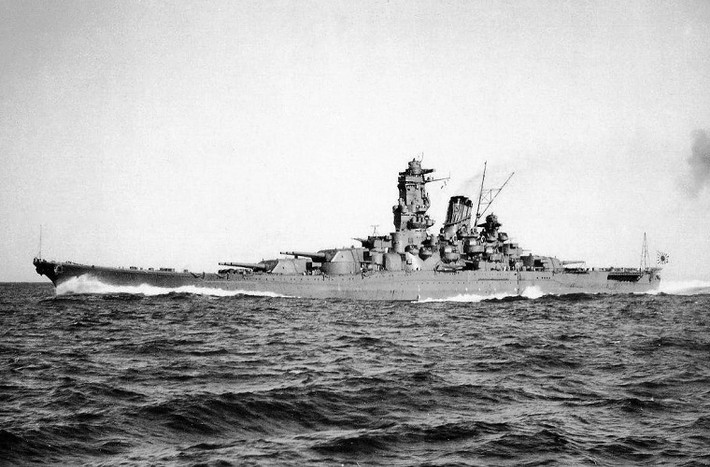 Yamato: là mẫu thiết giáp hạm lớn nhất từng được Hải quân Đế quốc Nhật Bản chế tạo trong Chiến tranh Thế giới thứ 2 và được hạ thủy vào tháng 8/1940. Nó cũng là soái hạm của Hạm đội Liên hợp Nhật Bản, bên cạnh đó Hải quân Nhật Bản còn sỡ hữu một tàu thiết giáp hạm khác tương tự như Yamato là Musashi.