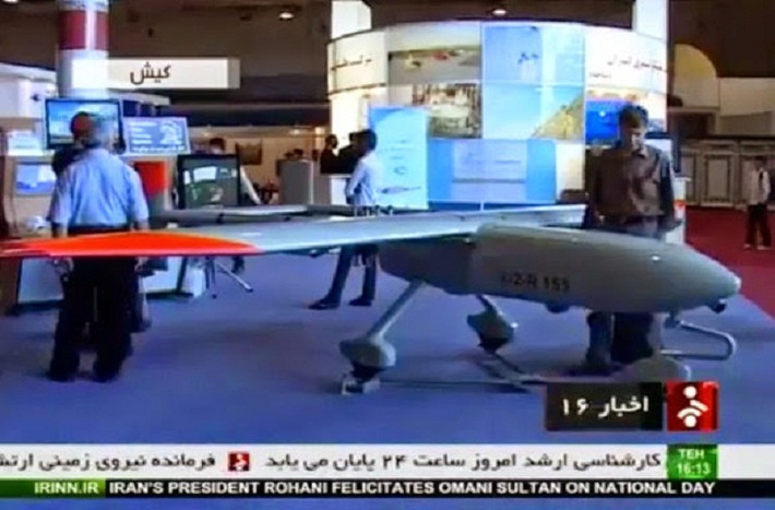 Iran cũng lần đầu giới thiệu mẫu máy bay không người lái trinh sát có tên Ababil 3. UAV này có thể hoạt động liên tục 8 tiếng trên không và có tầm hoạt động tối đa là 250km.