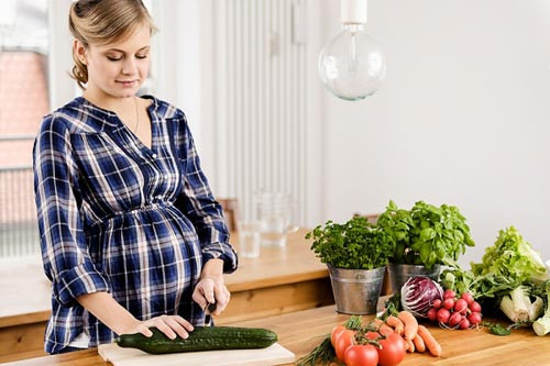 Mùa thu khí hậu mát mẻ nên người mẹ thường khỏe, ít ốm hơn các mùa khác. Hơn nữa, các bệnh cúm cũng ít gặp ở mùa thu, như vậy sẽ hạn chế được nguy cơ cho mẹ và thai (kể cả việc dùng thuốc).