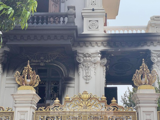 Với không gian rộng và lối kiến trúc độc đáo, tòa nhà được ví như "lâu đài" của châu Âu.