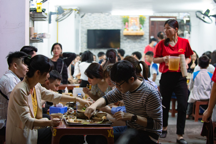 Hầu hết chủ quán nhậu đều cho rằng tình hình buôn bán đang dần phục hồi, doanh thu tăng từ 20 - 30% so với trước nhưng vẫn chưa thể đạt đỉnh như hồi chưa bị ảnh hưởng bởi dịch bệnh.