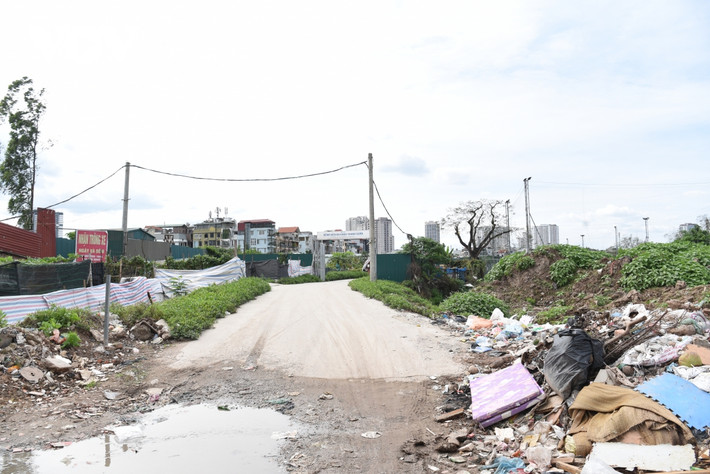 Rác sinh hoạt vứt khắp nơi gây ô nhiễm