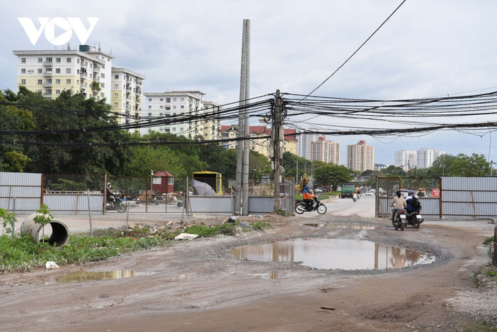 Dự án trên được UBND TP Hà Nội phê duyệt quy hoạch từ năm 2002 với chiều dài khoảng 2,1km, mặt cắt đường 40m với tổng mức đầu tư hơn 1.300 tỷ đồng