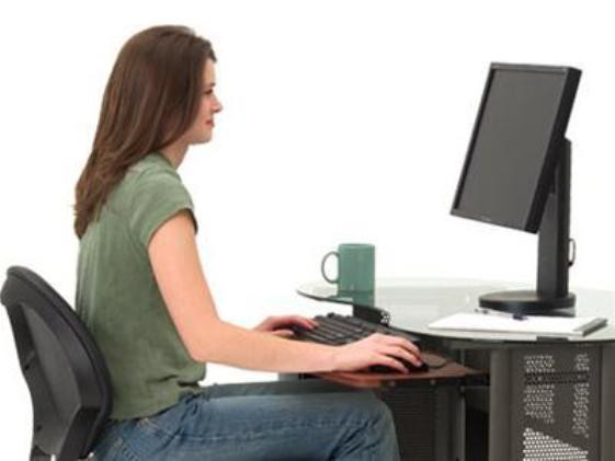 Ngồi thẳng lưng. Ngồi thẳng lưng chính là một trong những biện pháp để tránh tình trạng béo bụng hiệu quả nhất mà lại không phải mất nhiều thời gian. Ngồi thẳng lưng giúp cho đường tiêu hóa của bạn tốt hơn và cơ bụng khi ngồi thẳng sẽ không làm cho lớp mỡ dưới bụng ngưng trệ, béo bụng sẽ không còn là vấn đề gì đáng lo ngại nữa.