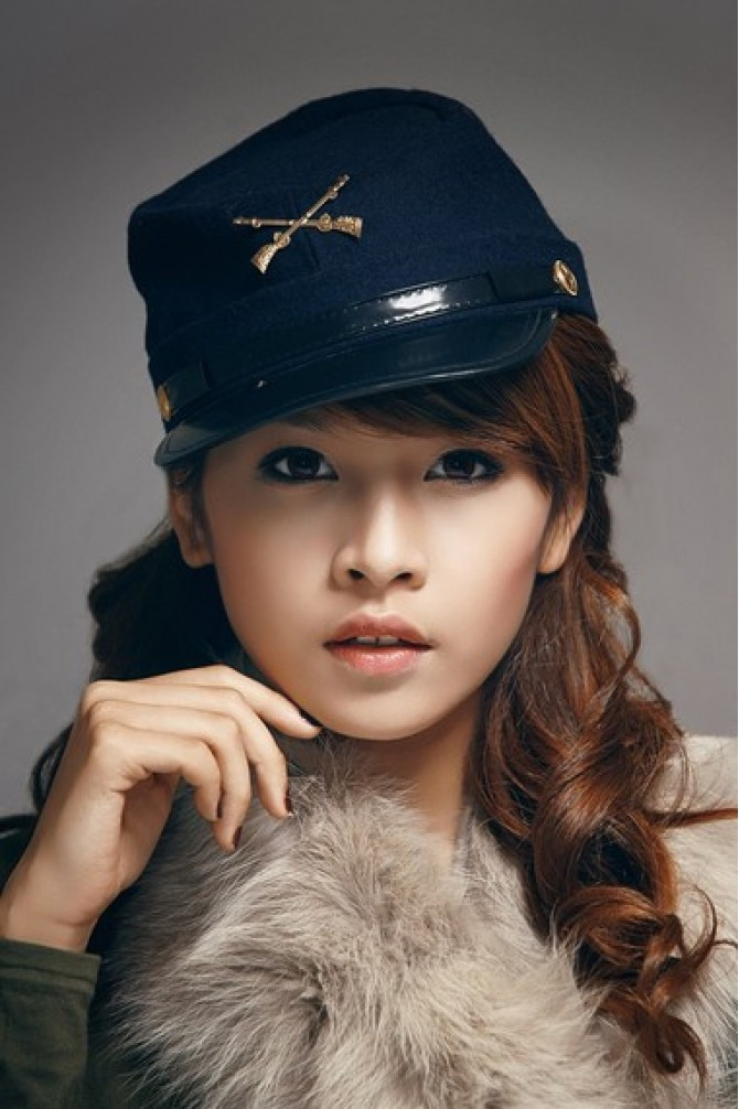 Chi Pu là gương mặt Top 20 Miss Teen 2009 và nhanh chóng được yêu thích trong vai trò người mẫu teen. Hình ảnh Chi Pu thường xuyên xuất hiện trong các quảng cáo, phim ảnh, tạp chí... và được cả nước biết đến trong khi nhiều hotgirl cố tạo tai tiếng để nổi tiếng.