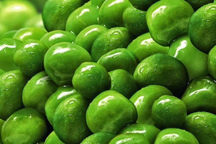 Đậu Hà lan. Đậu Hà Lan rất giàu chất xơ và vitamin giúp giảm lượng calo đưa vào cơ thể, nhờ thế giúp giảm cân nhanh chóng. Với tiết trời mùa đông, bạn hoàn toàn có thể nấu các món súp với đậu hà lan để tăng cảm giác ngon miệng mà không ngấy.