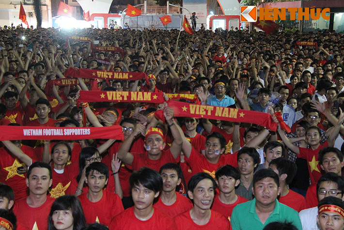Tất cả đều hy vọng đội tuyển Việt Nam chúng ta sẽ quên đi được cơn ác mộng này và để đứng dậy. Người hâm mộ sẽ luôn sát cánh bên đội tuyển Việt Nam trên con đường tìm kiếm vinh quang cho nền bóng đá nước nhà.