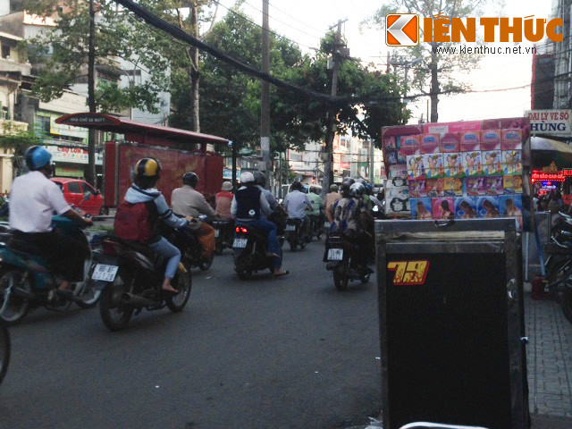 Đa số các hộp thuốc này đều có các dòng chữ Trung Quốc được in nổi bật lên trên hộp.