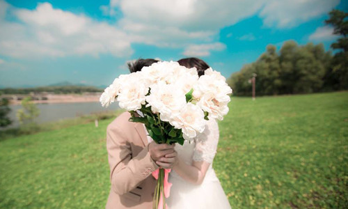 Hiểu được những thay đổi tâm lý của đàn ông sau khi kết hôn, phái đẹp sẽ không còn cảm thấy bất ngờ và thất vọng vì chàng hoàng tử bạch mã của mình đã không còn giống như trước kia.