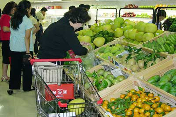 Một vài quả táo, rau chân vịt, chuối, khoai tây tím, súp lơ và cà rốt sẽ đáp ứng được năm yêu cầu màu sắc. Sau đó, bạn sẽ chỉ phải về nhà và chế biến chúng, kết hợp táo với bơ hạnh nhân cho một giờ ăn trưa nhẹ, trộn rau chân vịt và cà rốt thành một món súp thịnh soạn, làm sinh tố chuối vào buổi sáng hoặc hầm khoai tây tím và súp lơ với thịt lợn nạc hoặc thịt gà.