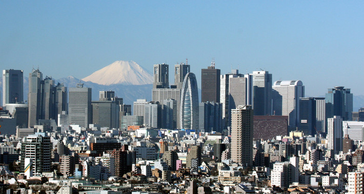 Cách thủ đô Tokyo 150km là ngọn núi Fuji hiện đang được Cơ quan Khí tượng Nhật Bản cảnh báo có nguy cơ phun trào sau tác động của trận động đất Tohoku mạnh 9 độ richter năm ngoái.
