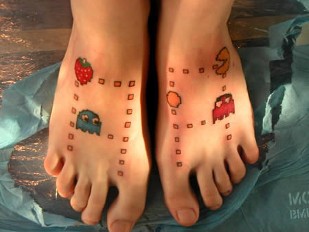 Những con Pac-man đang chạy trên bàn chân.