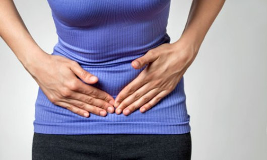 Không chỉ có vậy, bạn cũng không được có những cử chỉ vuốt ve, âu yếm hay kích thích “bên ngoài”, vì theo các bác sĩ chuyên khoa, điều này có thể dẫn đến hiện tượng vỡ khối thai rất nguy hiểm, nếu không cấp cứu kịp thời bệnh nhân có thể tử vong.