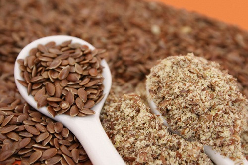 Hạt lanh. Đây là nguồn cung cấp Omega-3 dồi dào giúp đốt cháy chất béo và điều hòa lượng insulin trong cơ thể. Chất sắt, protein và lượng chất xơ cao giúp bạn nhanh cảm thấy no.