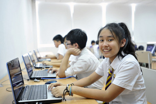 Bởi hầu như học sinh đến đây sẽ là những người kế nghiệp công việc kinh doanh của gia đình nên cần phải được đào tạo tốt nhất.