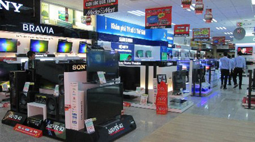 Tại đây, hàng nghìn sản phẩm điện tử, điện lanh, IT,KTS và đồ gia dụng được giảm giá cùng nhiều quà tặng hấp dẫn dành tặng các chị em nhân dịp lễ lớn.
