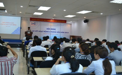 Cũng tại đại hội cổ đông này, VN Pharma công bố tăng vốn điều lệ từ 40 tỷ đồng lên 68 tỷ đồng và trong năm 2014 dự kiến phát hành thêm 2.800.000 cổ phần phổ thông với tổng giá trị phát hành là 28 tỷ đồng.