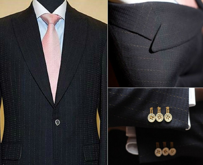 2. Alexander Amosu Vanquish II Bespoke, giá: 101.860 USD. Alexander Amosu không chỉ là một chuyên gia trang phục mà còn là một doanh nhân xài các hàng hiệu sang trọng. Bộ vest do ông thiết kế được làm từ 2 loại len đắt tiền nhất thế giới. Ngoài ra, nó còn bao gồm 9 cúc áo làm từ vàng 18 carat và kim cương.
