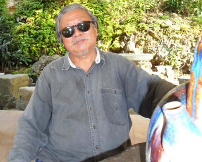 Ở Sơn Lâm, Lương Sơn, Hòa Bình, hầu như ai cũng biết đến biệt danh “Đức gấu”. Ông là Nguyễn Công Đức, người Hà Nội chính gốc, nổi tiếng không chỉ nuôi gấu mà còn tự mình xây dựng một trang trại, trong đó có khu lăng mộ chờ ướp xác mình.