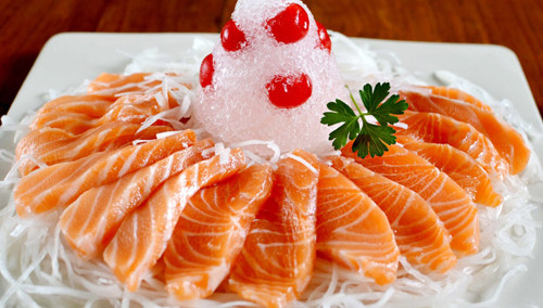 Cá hồi Na Uy là một món ăn cao cấp tại khách sạn này.