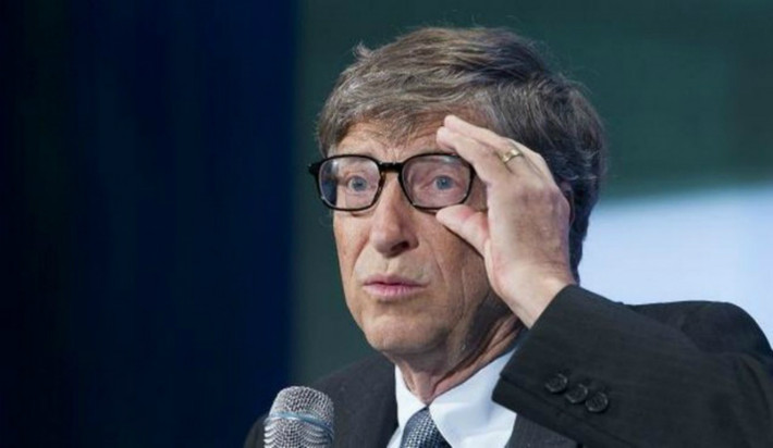 Bill Gates đã đưa ra rất nhiều dự đoán sai: Ông từng tuyên bố rằng người dùng máy tính sẽ không bao giờ cần đến nhiều hơn 640 kb bộ nhớ. Tuy nhiên, sau đó, ông đã phủ nhận về những gì mình nói trước đó. Hồi đầu năm 2014, trong một bức thư thường niên của tổ chức Bill & Melinda Gates Foundation, Bill Gates đã đưa ra những “suy đoán sai sự thật” rằng đến năm 2035, ngay cả khi tính đến tỷ lệ lạm phát, 35 nước đang bị Ngân hàng Thế giới (WB) xếp hạng “thu nhập thấp” sẽ không còn đói nghèo nữa.