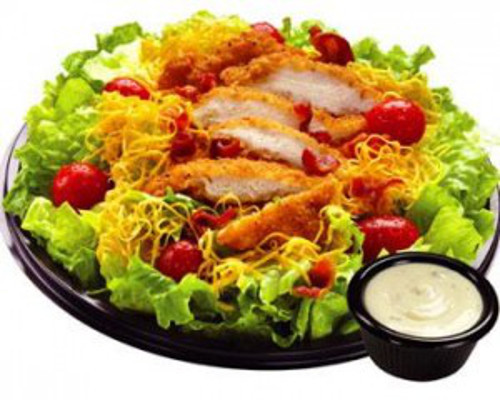 Salad gà nướng. Món salad gà ngon mà không ngấy, có đủ dinh dưỡng và vitamin cho cả gia đình. Ướp gà với hạt nêm, tiêu, rán vàng rồi thái lát dày.