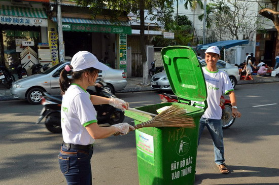 Đối với việc phòng chống các loại côn trùng, lưu ý hàng đầu vẫn là giữ vệ sinh chung, thường xuyên dọn dẹp nhà cửa, quyét dọn sạch sẽ.