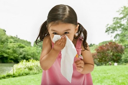 Khi có các biểu hiện cúm như: Sốt, ho, đau ngực, khó thở cần đến ngay cơ sở y tế để được tư vấn, khám, điều trị kịp thời.