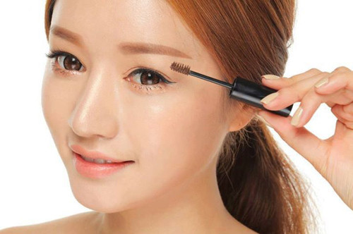 Sau khi đã định hình được một cặp lông mình xinh xắn, quyến rũ cho chính mình, theo lời khuyên của các chuyên gia, bạn nên duy trì thói quen chỉnh sửa lại lông mày ba tuần một lần. Nếu bạn cảm thấy hài lòng với cặp lông mày tự nhiên của mình, bạn không nhất thiết phải chỉnh sửa chúng. Tự nhiên bao giờ cũng tuyệt vời nhất.