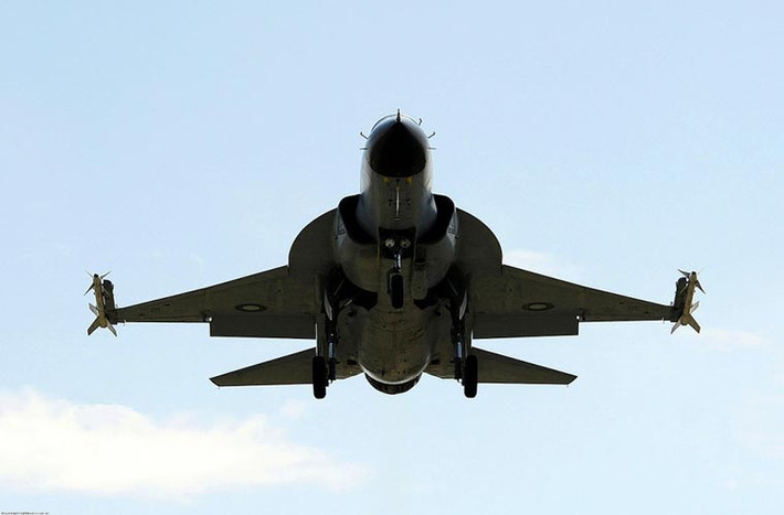 Tiêm kích JF-17 xuất khẩu cho Pakistan.