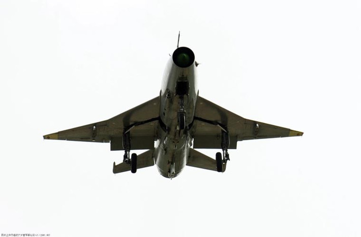 Tiêm kích bảo vệ không phận J-7 sao chép từ MiG-21F-13 của Liên Xô.